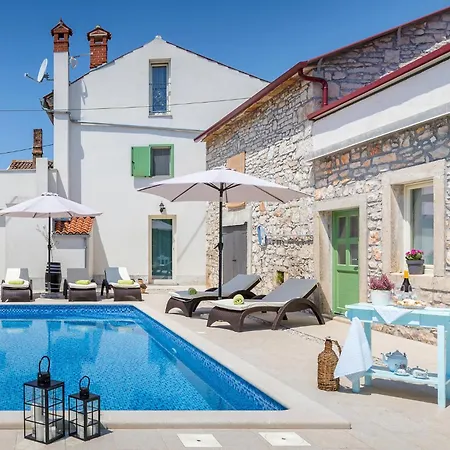 Amazing In Duga Uvala Holiday home