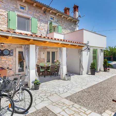 Amazing In Duga Uvala Holiday home Krnica