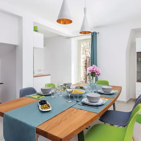 Amazing In Duga Uvala Holiday home *