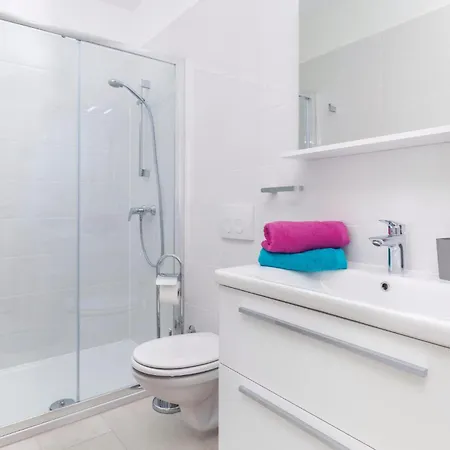 Amazing In Duga Uvala Holiday home