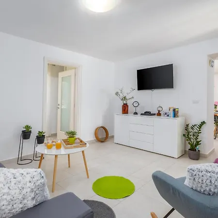 Holiday home Lovely In Duga Uvala *