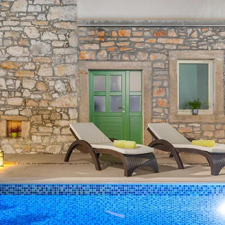 Lovely In Duga Uvala Holiday home