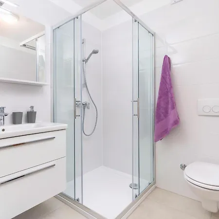 Lovely In Duga Uvala Holiday home Krnica