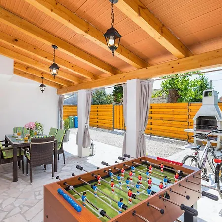 Holiday home Lovely In Duga Uvala