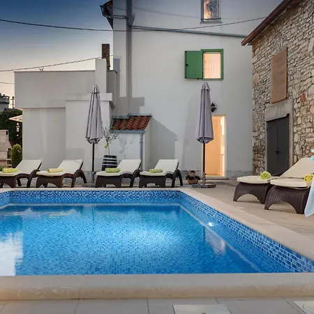 Holiday home Lovely In Duga Uvala *